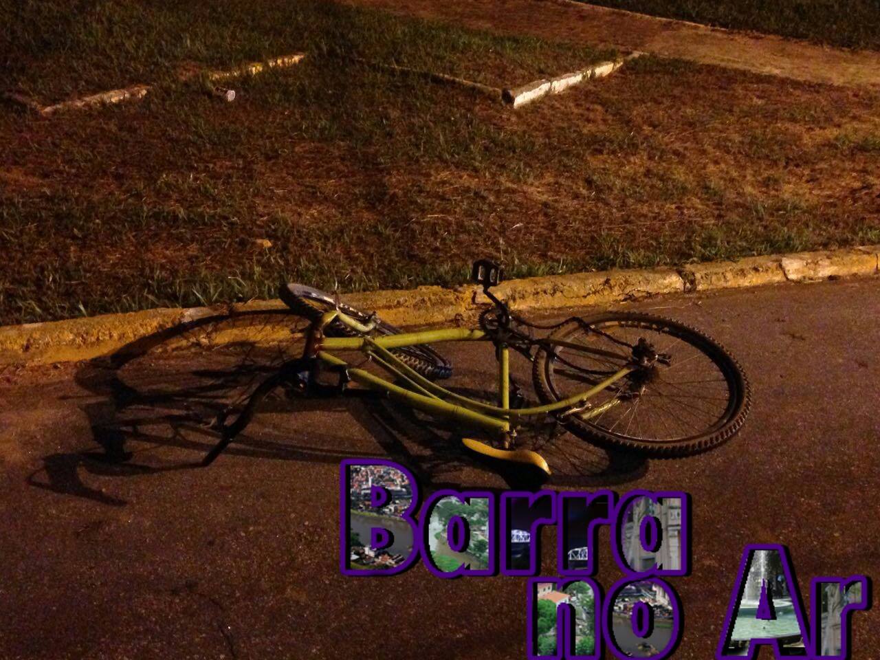 Ciclista em alta velocidade colide de frente com táxi no Boa Sorte