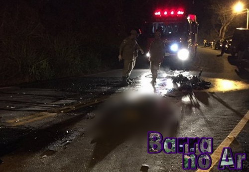 Na RJ137: Moto explode após colidir com veículo no Belvedere